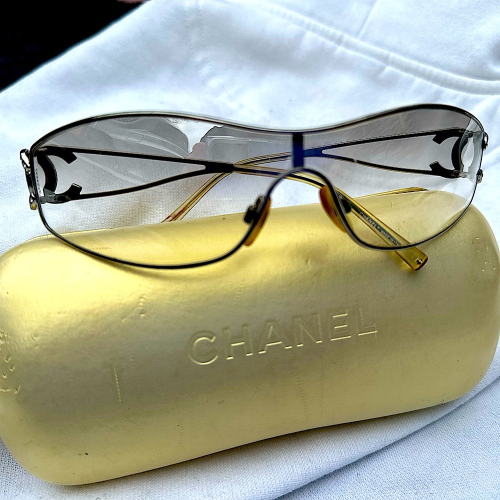 AUTHENTIC CHANEL RETRO SUNGLASSES🖤 GOOD USED CONDITION🖤